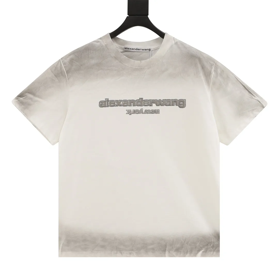 Alexander Wang LOGO T ， ， ， ， ， ， ， OS 2 3 Size Oversize， 。 32s ，26s 。 ， 。 ， 。 Size：S-L